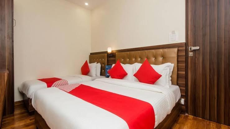 Hotel Amfahh Мумбаи Экстерьер фото