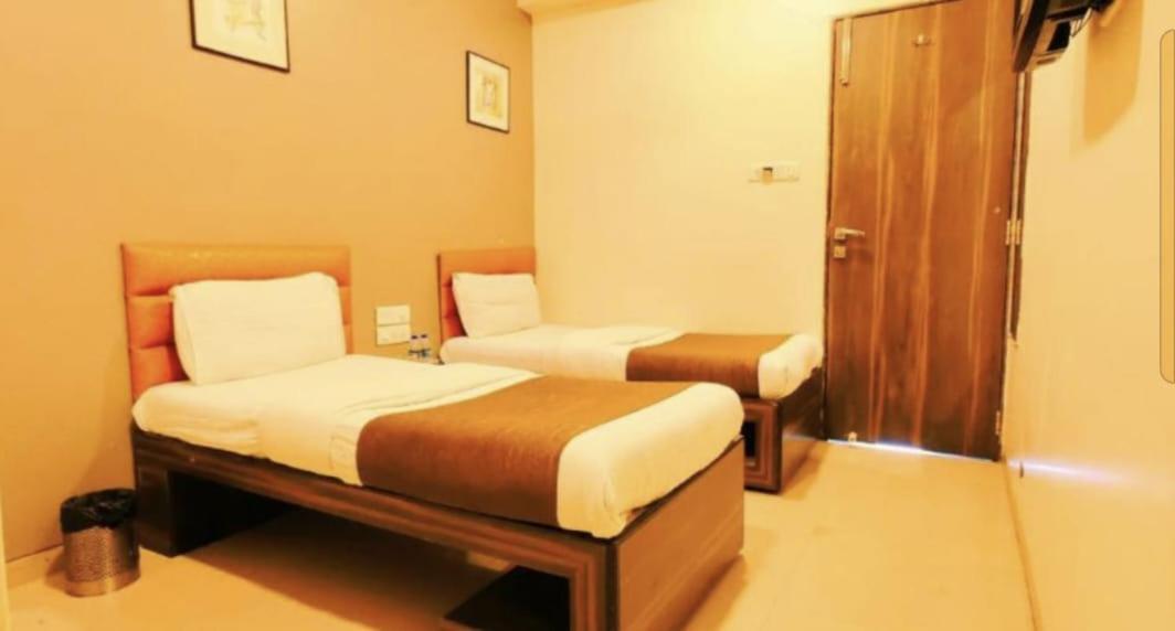 Hotel Amfahh Мумбаи Экстерьер фото